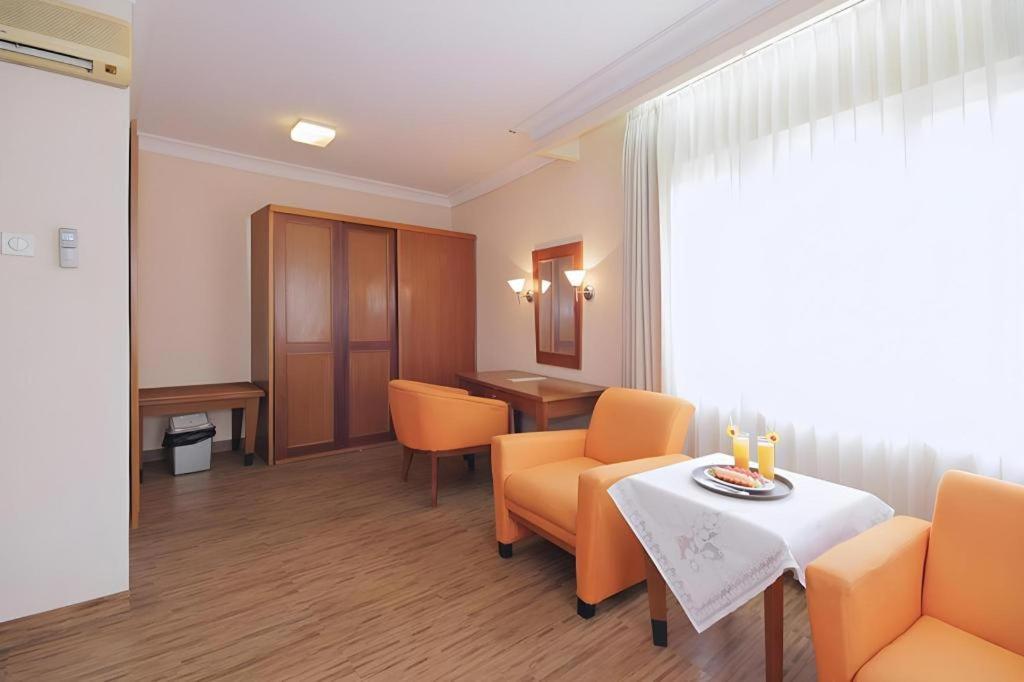 Nalendra Hotel Бандунг Экстерьер фото