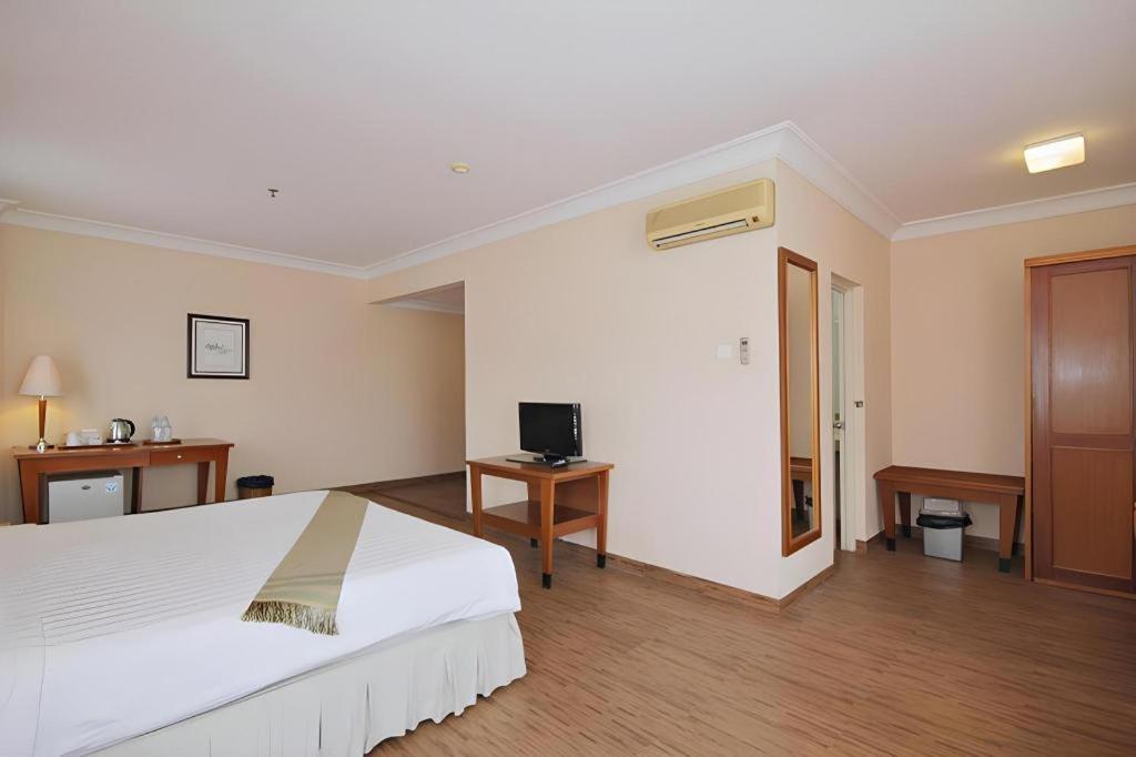 Nalendra Hotel Бандунг Экстерьер фото