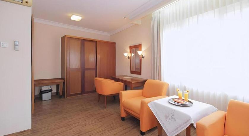 Nalendra Hotel Бандунг Экстерьер фото