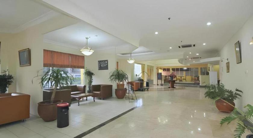 Nalendra Hotel Бандунг Экстерьер фото